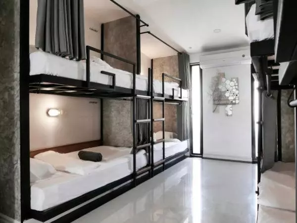 Hive Hostel  Adults Only