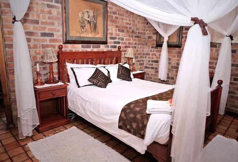 هتل Antelope Park Safari Lodge