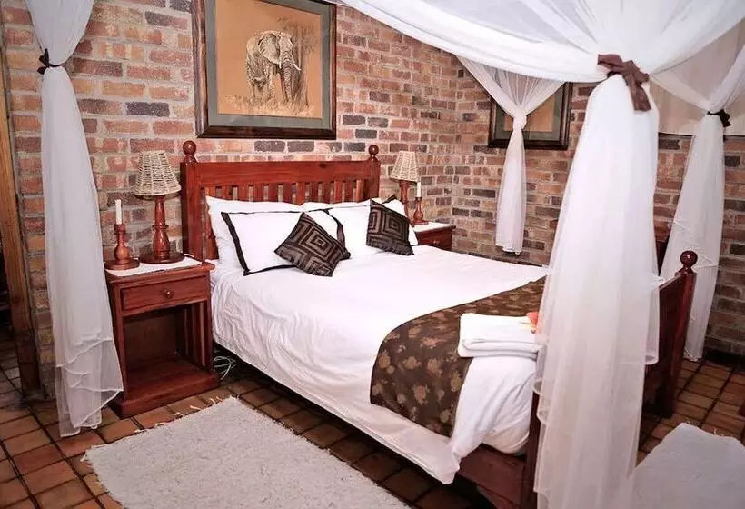 هتل Antelope Park Safari Lodge