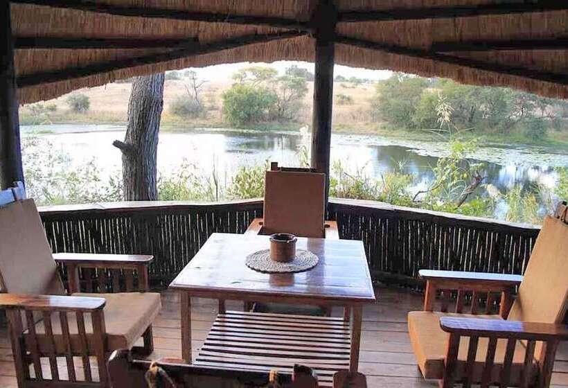 هتل Antelope Park Safari Lodge