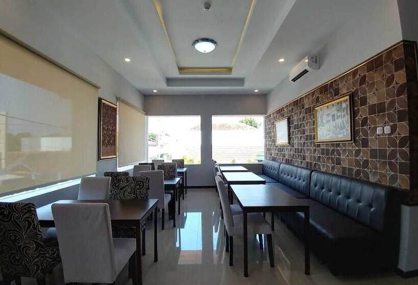 فندق Front One Boutique Brani Solo