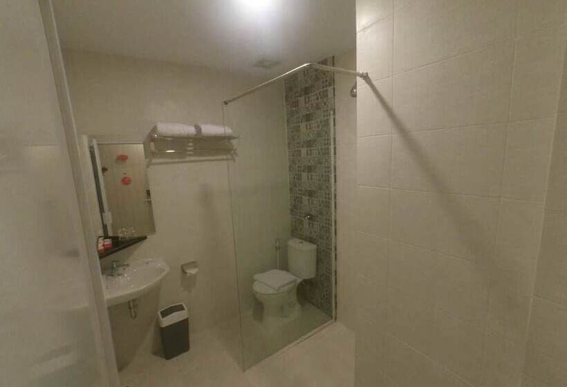 فندق Front One Boutique Brani Solo