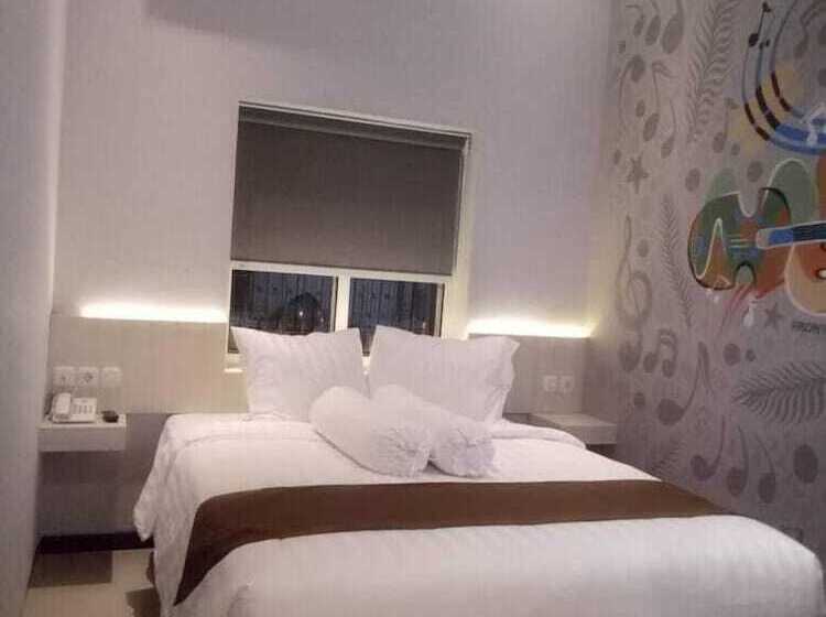 فندق Front One Boutique Brani Solo