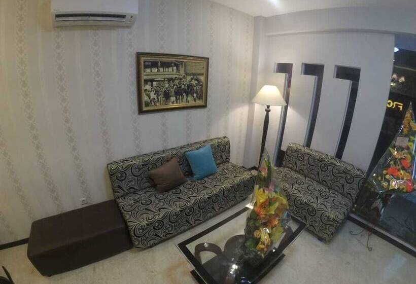 فندق Front One Boutique Brani Solo