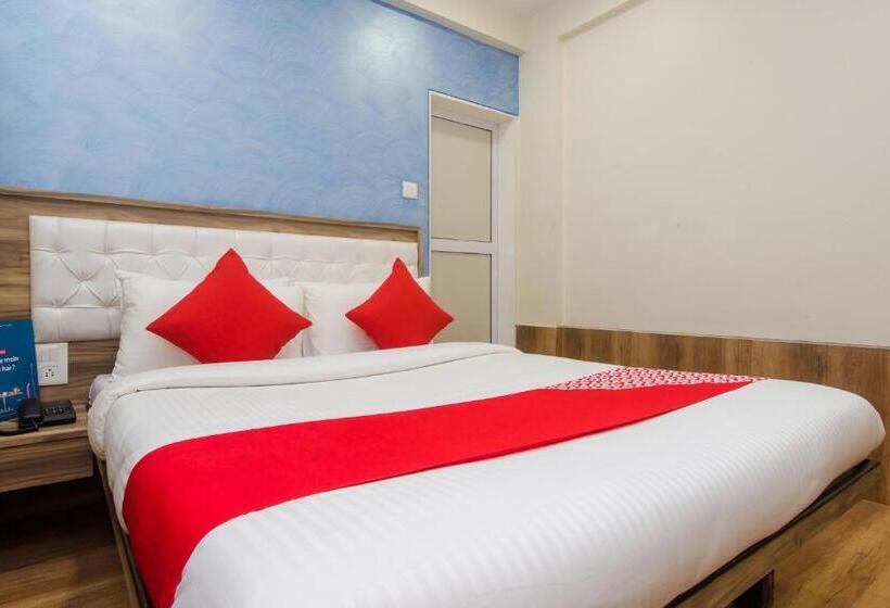 Отель Oyo 12894 Bunty Residency