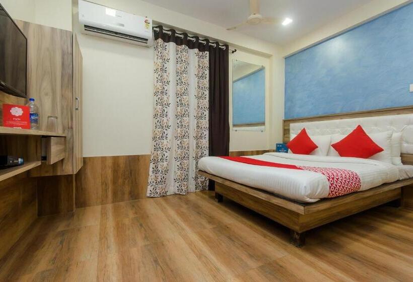 Отель Oyo 12894 Bunty Residency