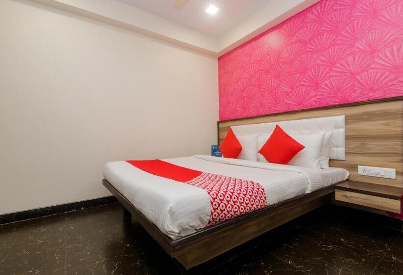 Отель Oyo 12894 Bunty Residency