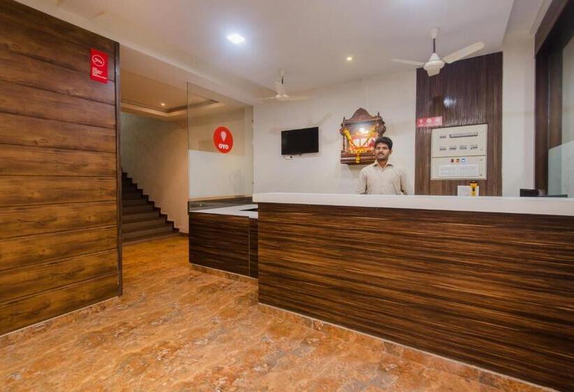 Отель Oyo 12894 Bunty Residency