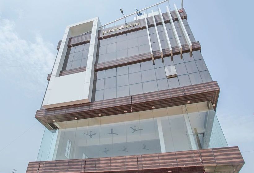 Hotel Oyo 13745 Cmn Stay