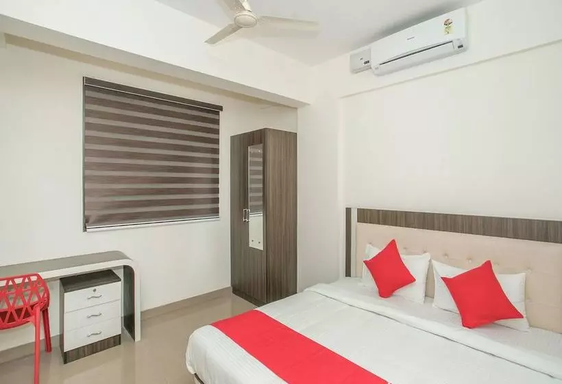 Hotelli Oyo 13745 Cmn Stay