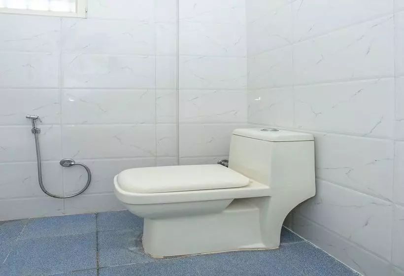 Hotelli Oyo 13745 Cmn Stay