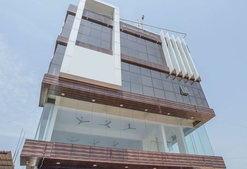 Hotel Oyo 13745 Cmn Stay