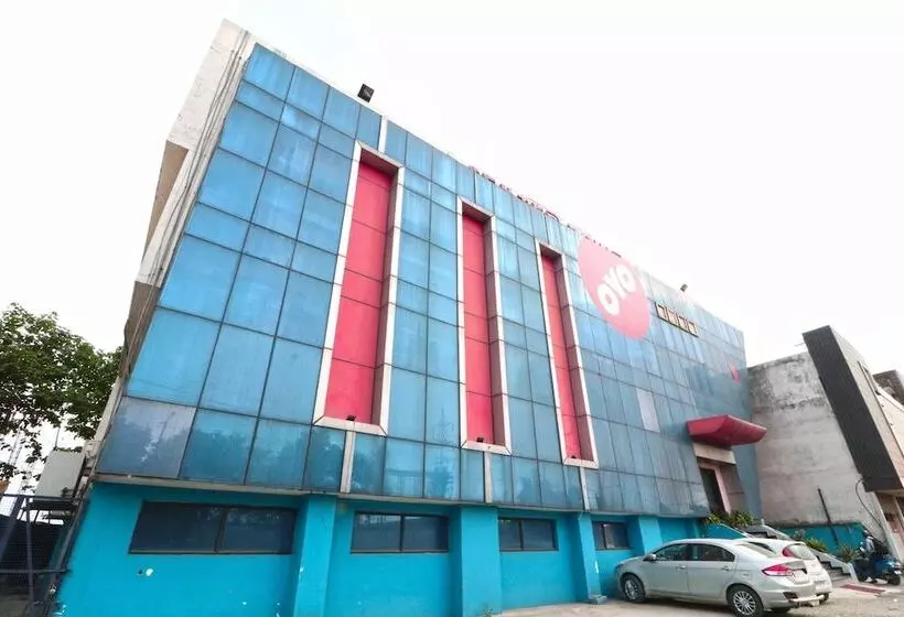 Oyo 4754 Hotel Center Point