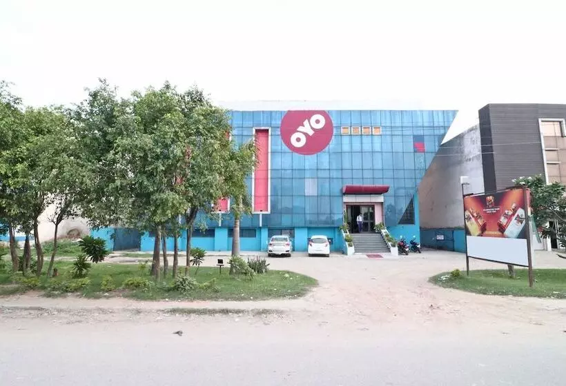 Oyo 4754 Hotel Center Point