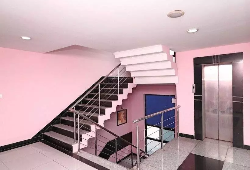 Oyo 4754 Hotel Center Point