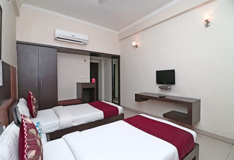 Oyo 4754 Hotel Center Point