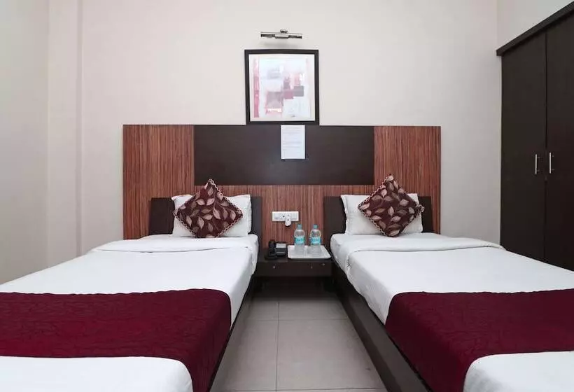 Oyo 4754 Hotel Center Point