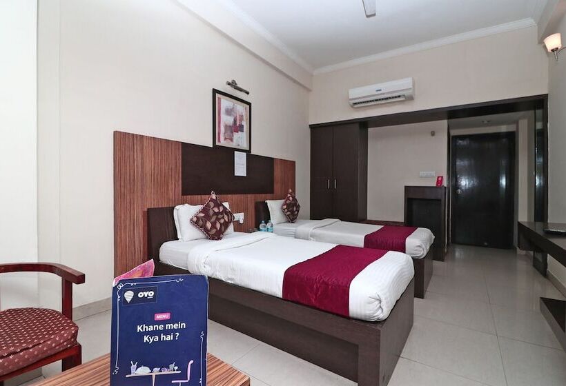 Oyo 4754 Hotel Center Point