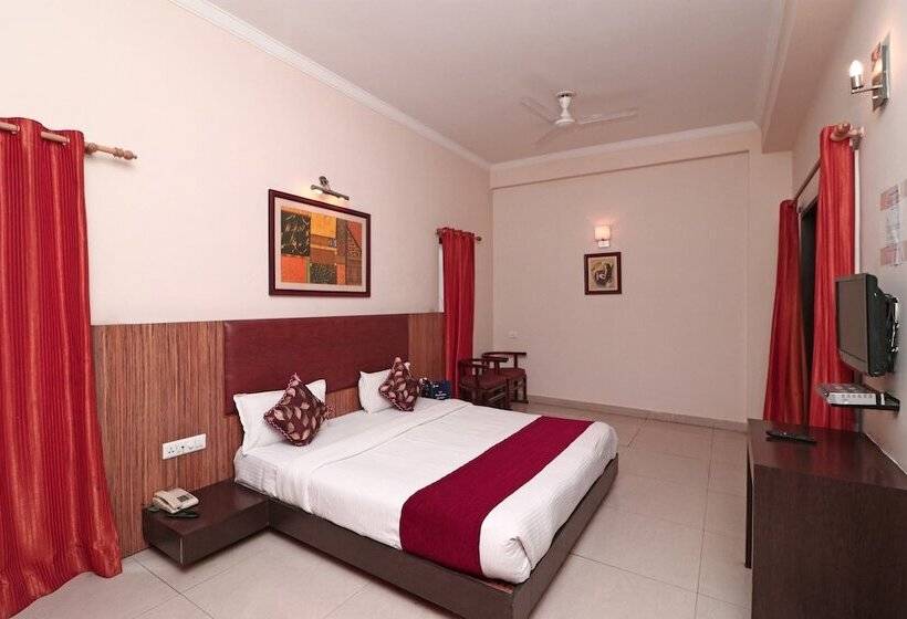 Oyo 4754 Hotel Center Point