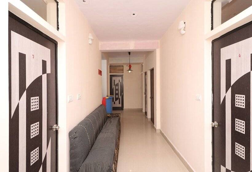 بنسيون Oyo 13884 Holiday Homes