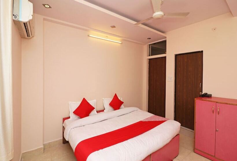 بنسيون Oyo 13884 Holiday Homes