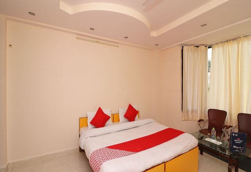 بنسيون Oyo 13884 Holiday Homes