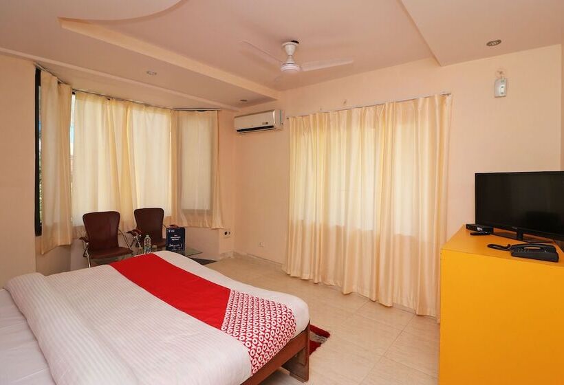 بنسيون Oyo 13884 Holiday Homes