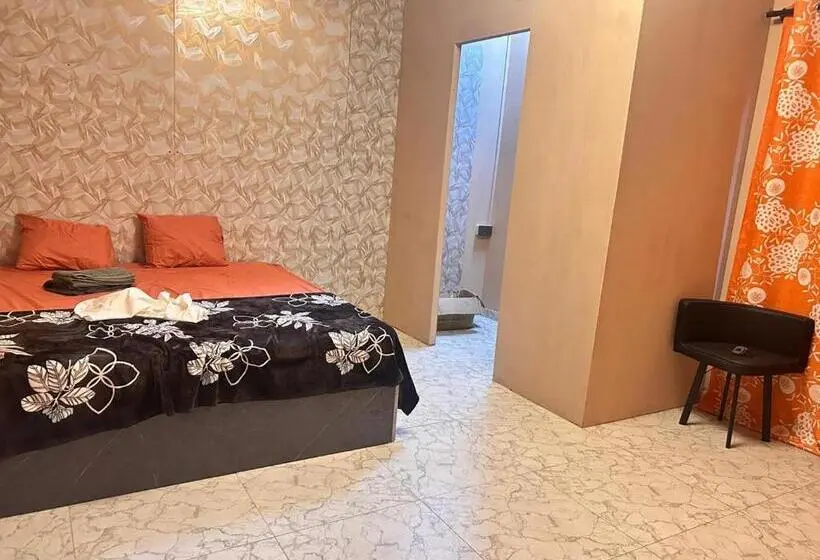 پانسیون Adonai Villa 2