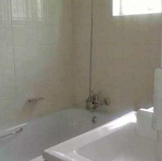 تختخواب و صبحانه Green House Bnb    Swiss German