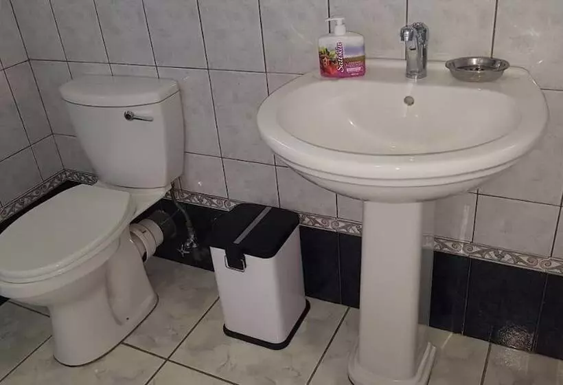 تختخواب و صبحانه Green House Bnb    Swiss German