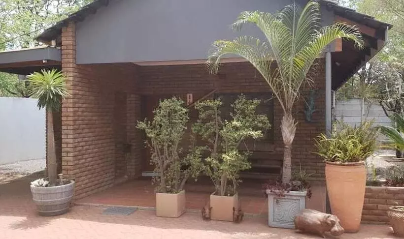 تختخواب و صبحانه Green House Bnb    Swiss German