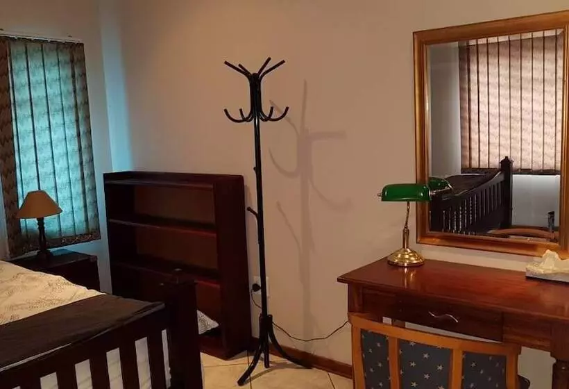 تختخواب و صبحانه Green House Bnb    Swiss German