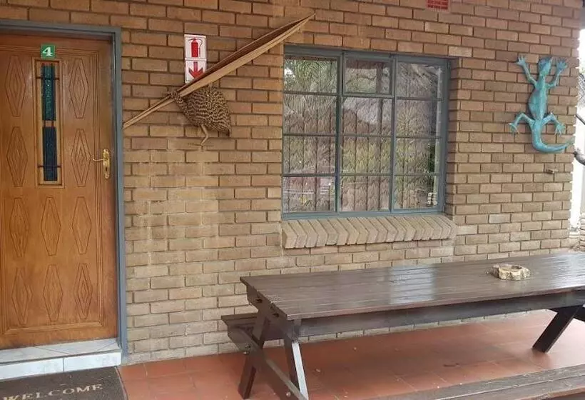 تختخواب و صبحانه Green House Bnb    Swiss German