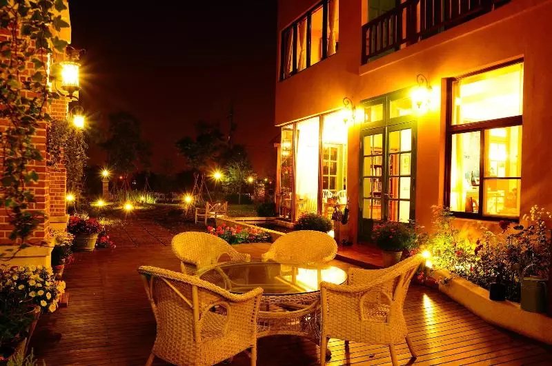 تختخواب و صبحانه Sunday Home