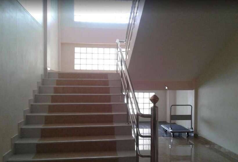 Отель Chalerm Lak Mansion