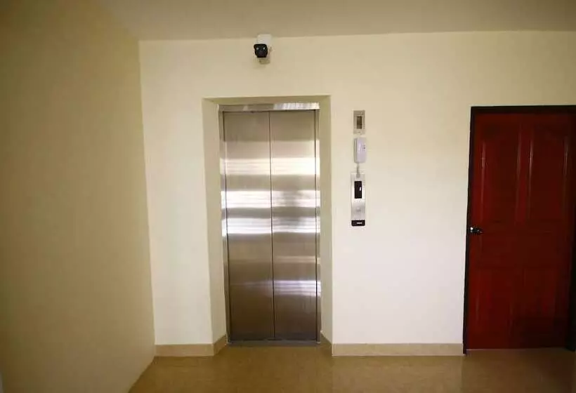 ホテル Chalerm Lak Mansion