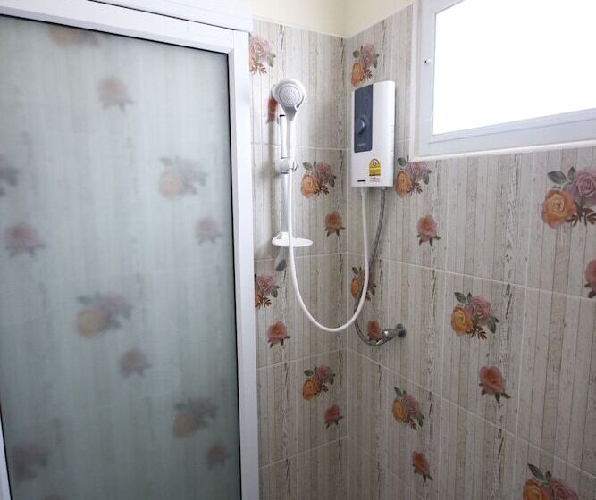 Отель Chalerm Lak Mansion