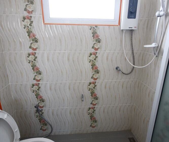 Отель Chalerm Lak Mansion