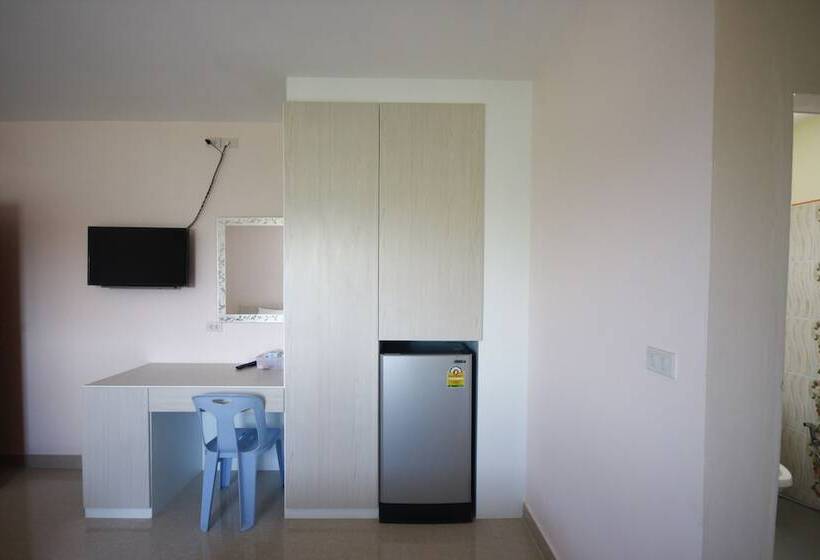 Отель Chalerm Lak Mansion