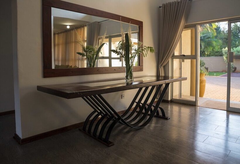 هتل Greystone House