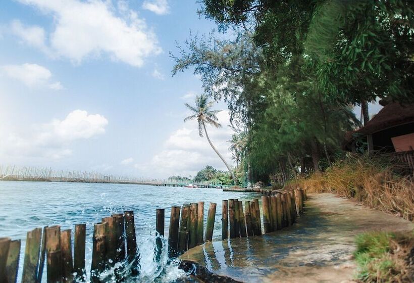 هتل Kafolo Lagoon