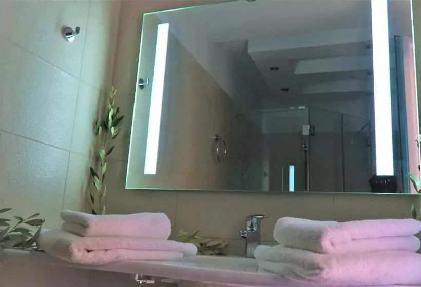 هتل Marathon Palace