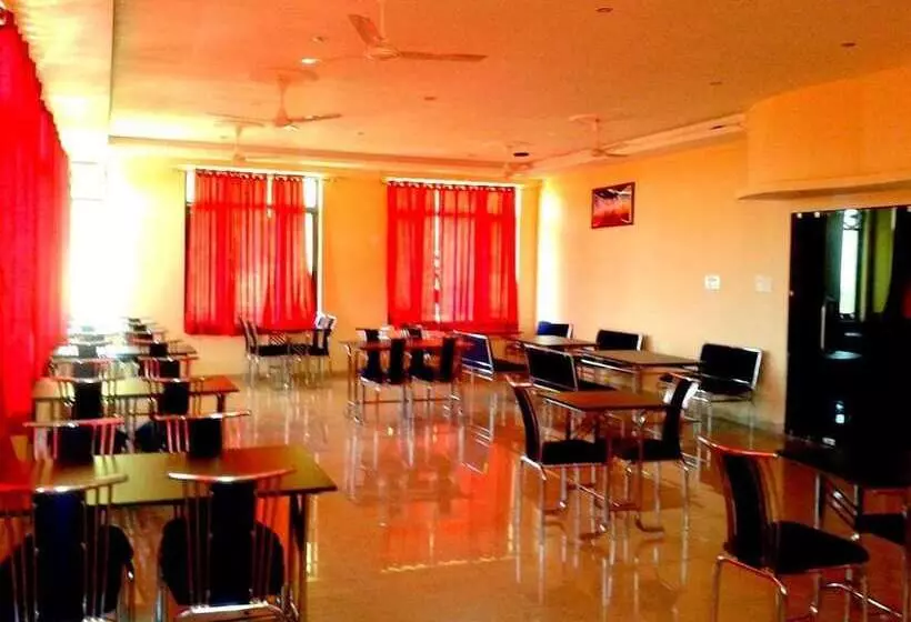هتل Midway Resort