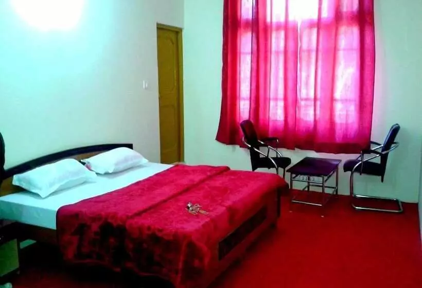 هتل Midway Resort