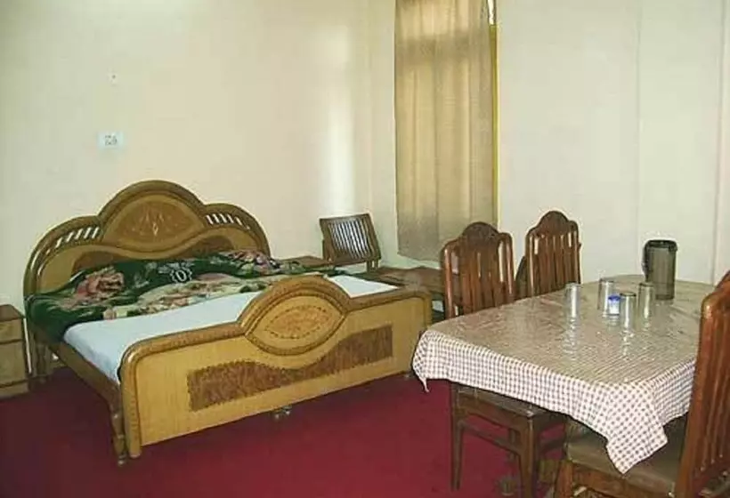 هتل Midway Resort