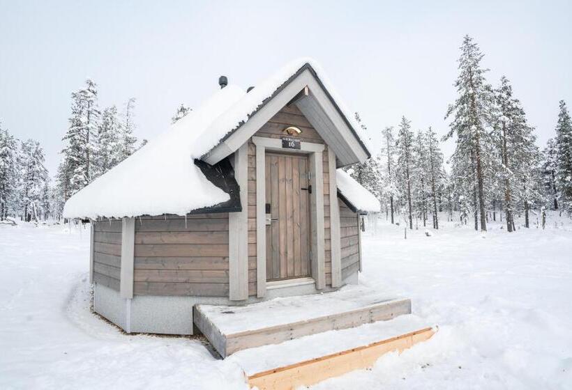 Отель Northern Lights Village Pyhä