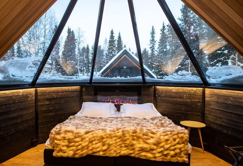 Отель Northern Lights Village Pyhä