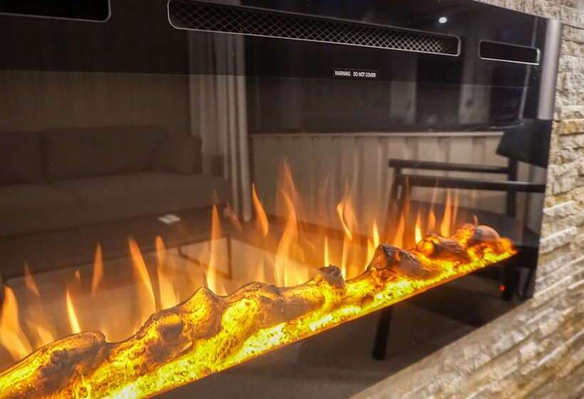 Отель Northern Lights Village Pyhä