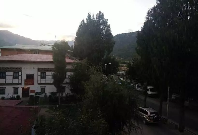 هتل Sonam Trophel Inn