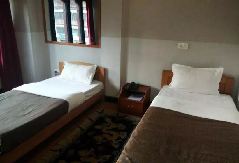 هتل Sonam Trophel Inn